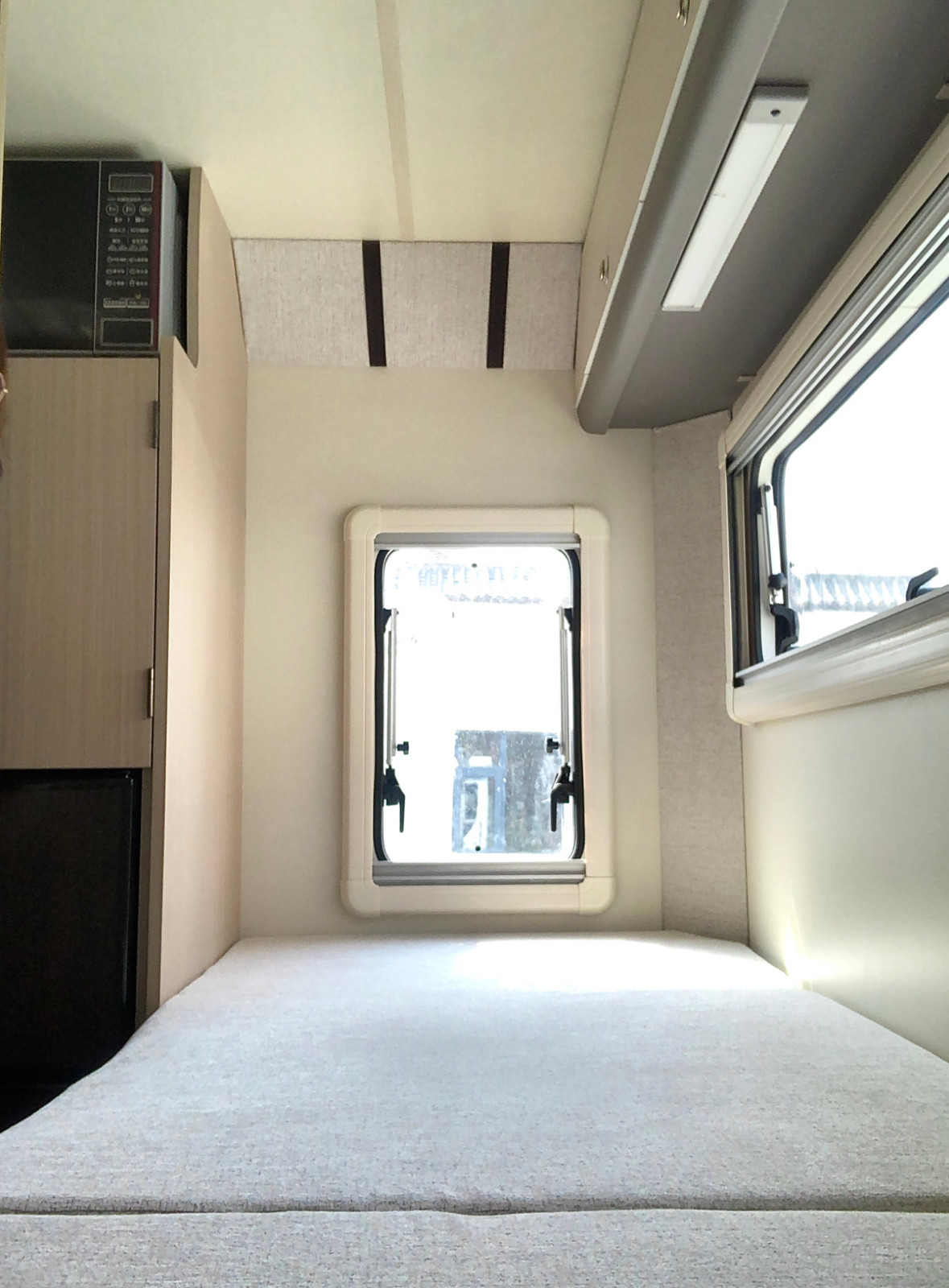 這款房車是怎么實現舒適大床的? 這款房車是怎么實現舒適大床的?