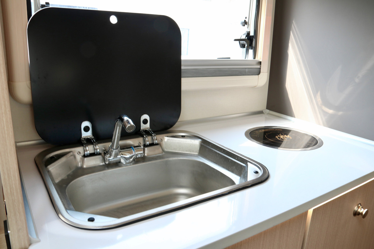 這款皮卡房車確實(shí)是買房車首選 這款皮卡房車確實(shí)是買房車首選