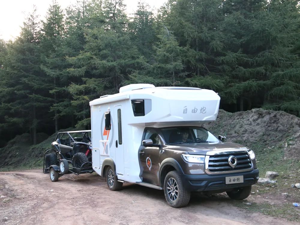 C6駕照即將到來(lái)！這款擁有牽引資質(zhì)的自行式房車千萬(wàn)別錯(cuò)過！