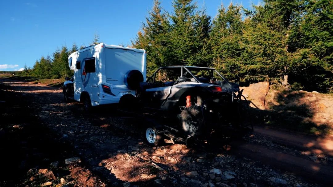 C6駕照即將到來(lái)！這款擁有牽引資質(zhì)的自行式房車千萬(wàn)別錯(cuò)過！