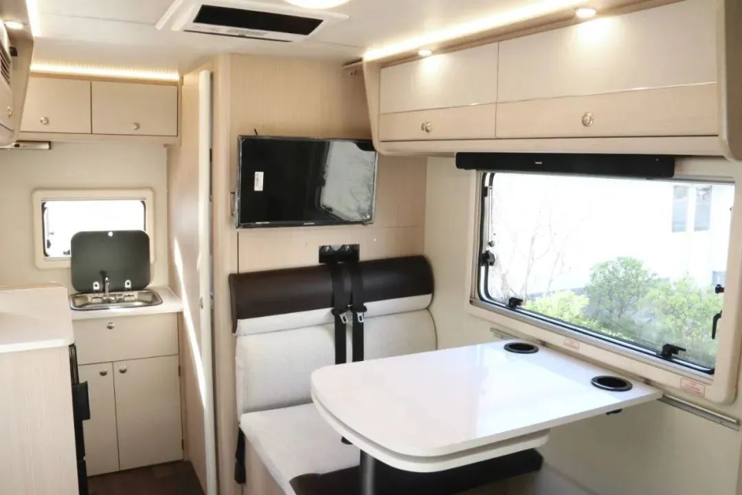 8月12日，相約武漢！顏值、動力、空間都滿意的皮卡房車來了！