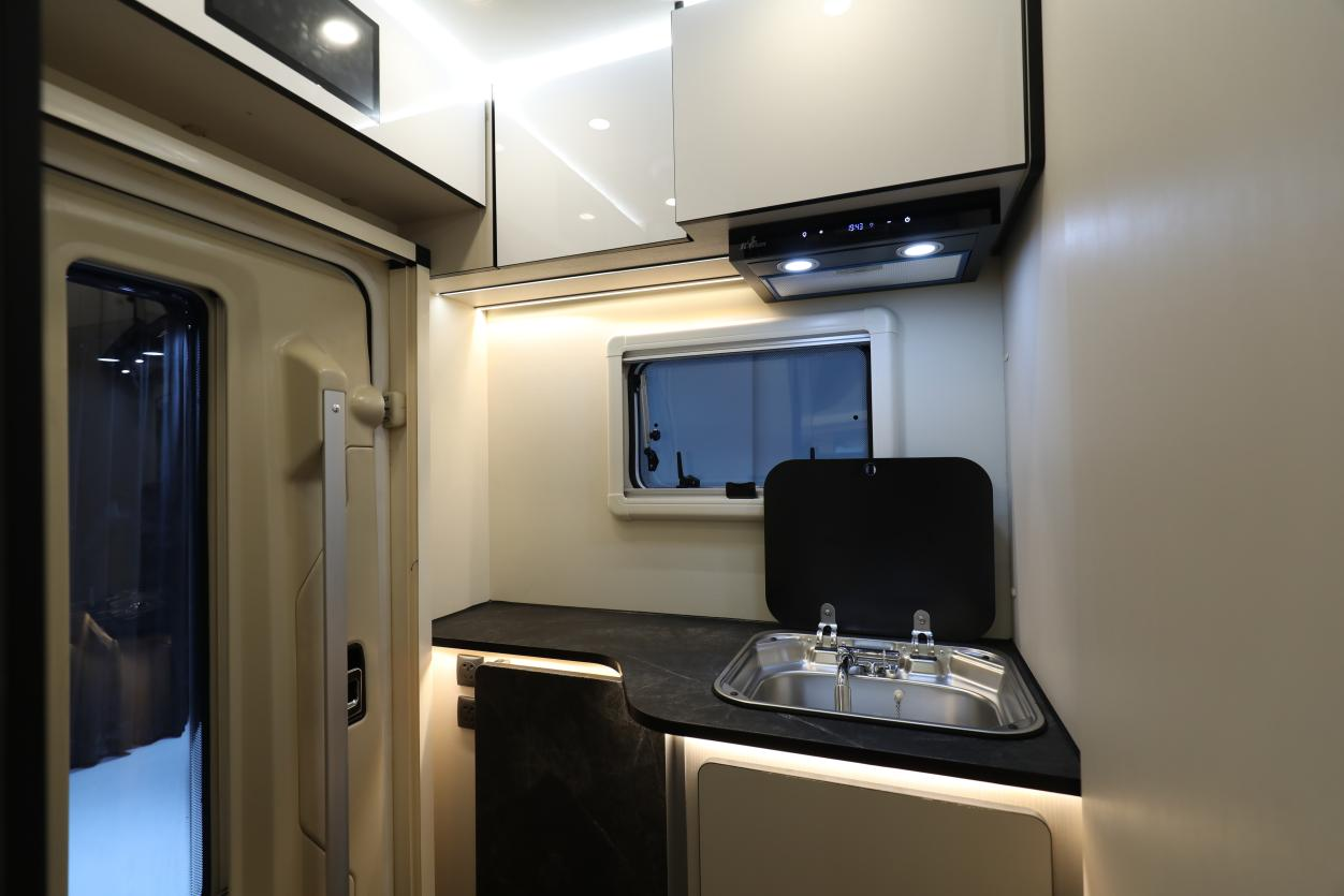 售價公布l自由炮C耀目上市！