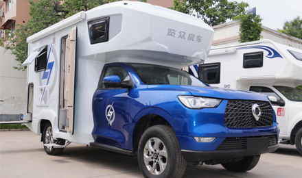 為自由著色！紅、白、藍、棕，你選哪一種？